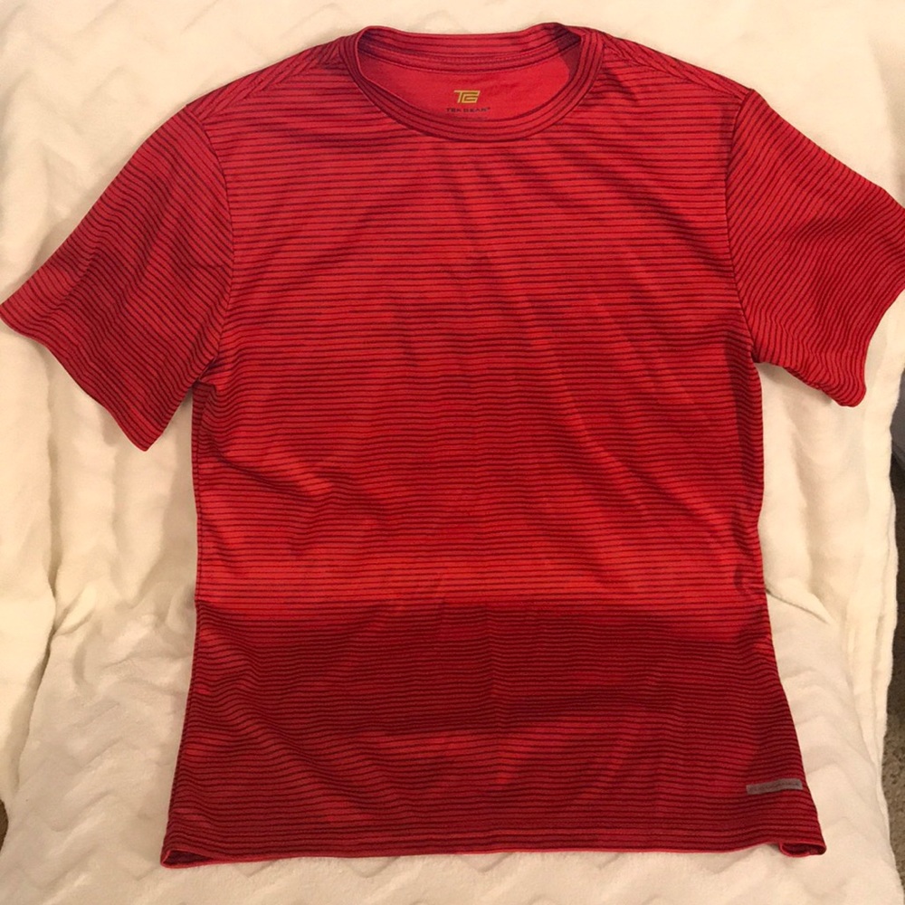 Tek Gear boys large performance Shirt